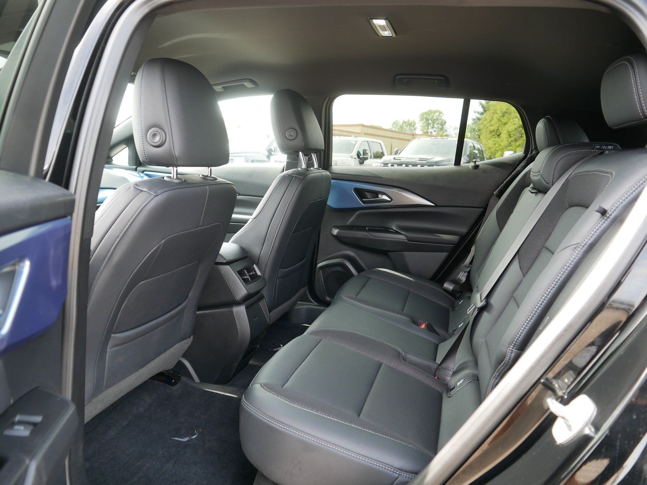 Used 2024 Chevrolet Equinox EV LT AWD/4WD image 34
