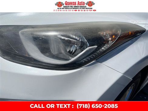 Used 2014 Hyundai Elantra SE FWD image 31