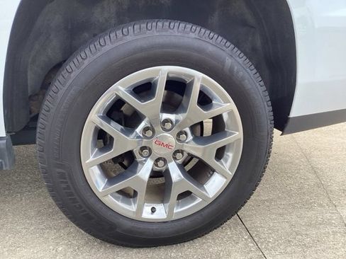 Used 2019 GMC Yukon SLT w/ Premium Edition AWD/4WD image 7