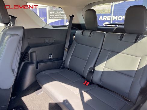 New 2025 Ford Explorer Active w/ Active Comfort Package image 37