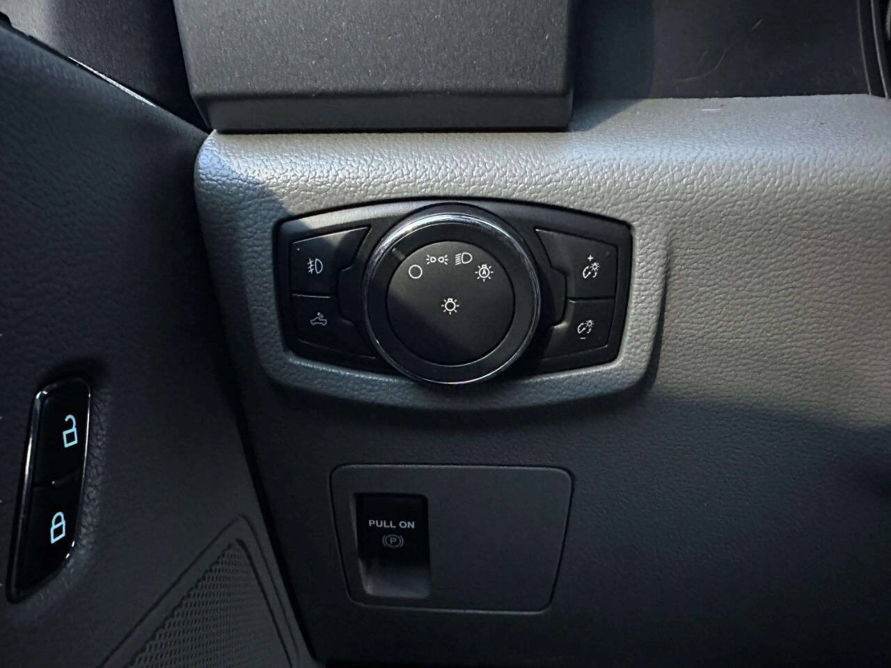 Used 2018 Ford F150 XLT AWD/4WD image 33
