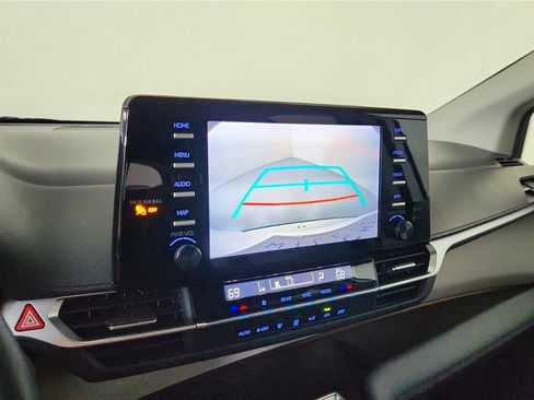 Used 2024 Toyota Sienna LE image 44