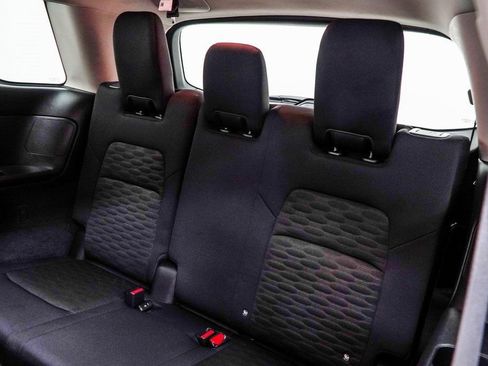 Used 2025 Nissan Pathfinder SV image 40