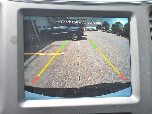 Used 2023 Jeep Cherokee Altitude Lux image 32