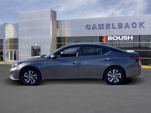 Used 2023 Nissan Altima 2.5 S image 2