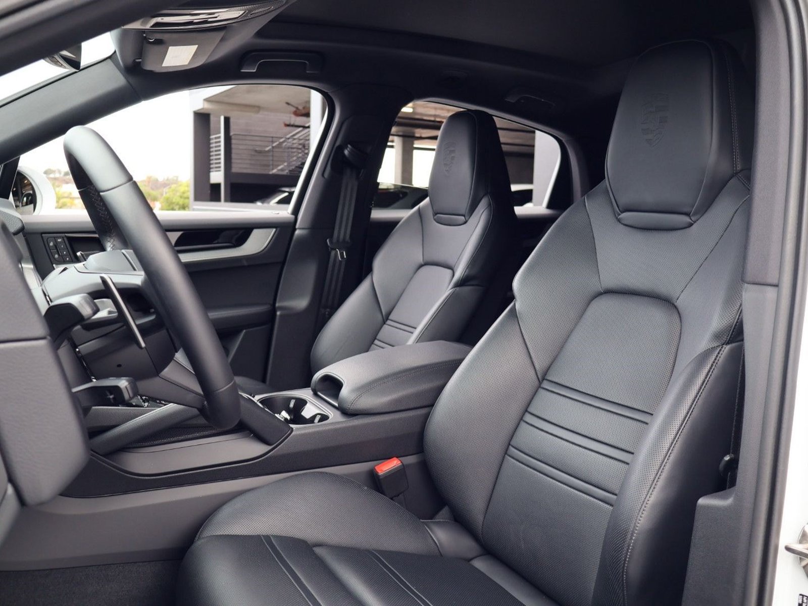 Certified 2026 Porsche Cayenne Coupe AWD/4WD image 5