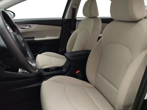 Used 2023 Kia Forte LXS w/ LXS Technology Package image 17