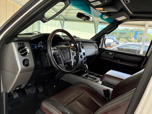 Used 2017 Ford Expedition Platinum RWD image 15