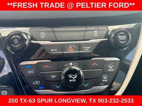 Used 2022 Chrysler Voyager LX FWD image 21