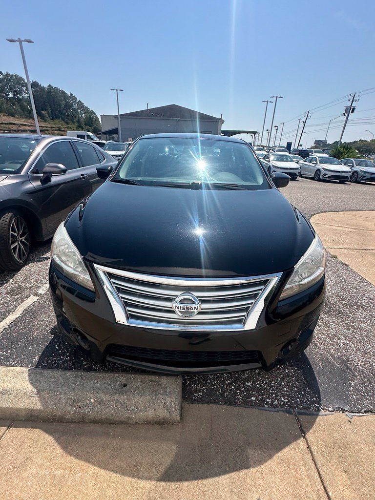Used 2013 Nissan Sentra SR w/ Driver Pkg FWD image 2