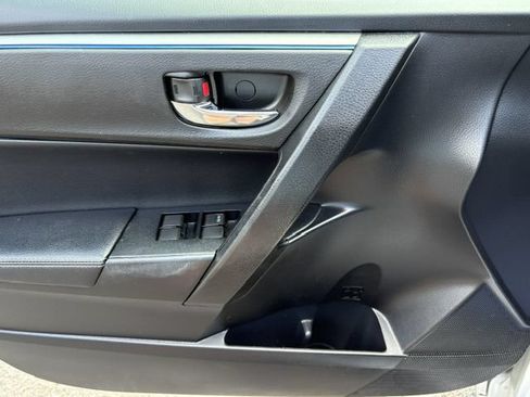 Used 2016 Toyota Corolla LE Premium FWD image 12