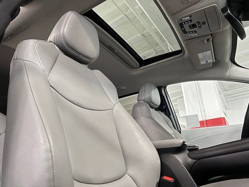 Used 2025 Toyota Sienna XLE w/ XLE Plus Package AWD/4WD image 24