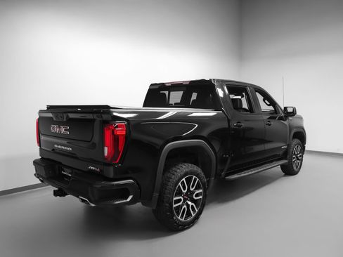 Used 2024 GMC Sierra 1500 AT4 w/ AT4 Carbonpro Edition AWD/4WD image 11