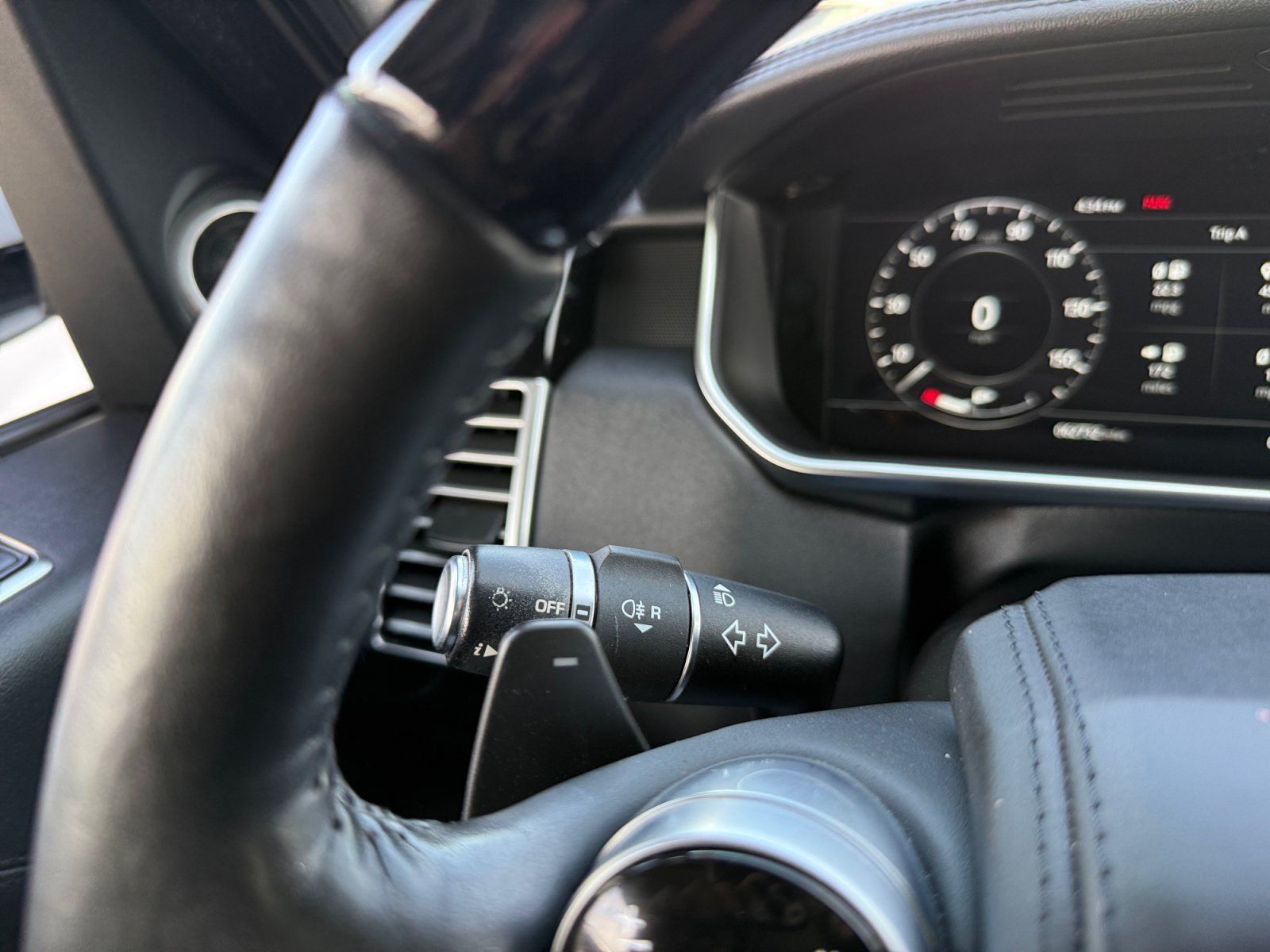 Used 2019 Land Rover Range Rover AWD/4WD image 24