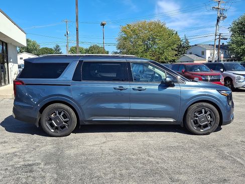 Used 2025 Kia Carnival SX image 8