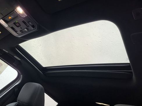 Used 2024 Toyota Tacoma TRD Off-Road image 28