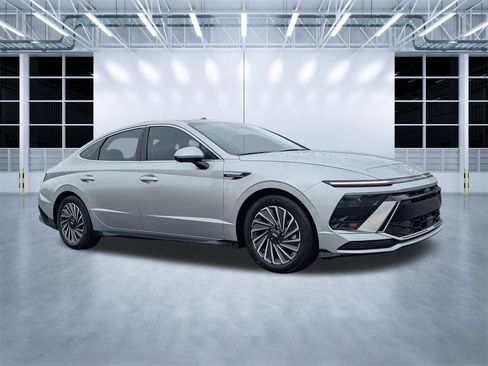 Certified 2025 Hyundai Sonata Limited image 1