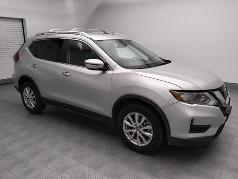 Used 2020 Nissan Rogue SV FWD image 11