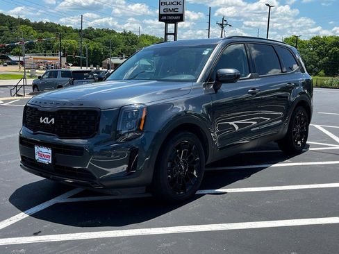 Used 2022 Kia Telluride EX w/ EX Premium Package image 8