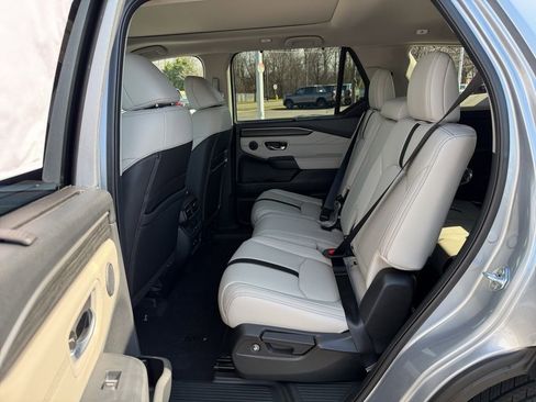 New 2026 Honda Pilot Touring image 16