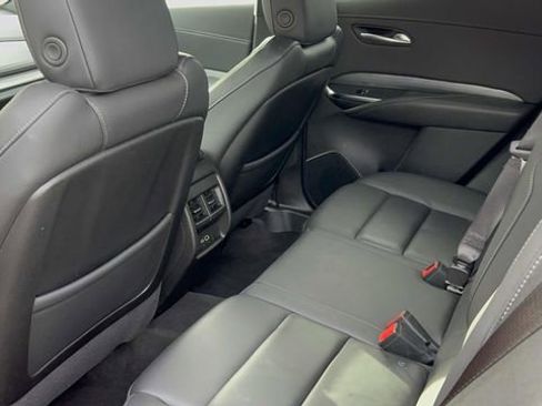 Used 2024 Cadillac XT4 Premium Luxury image 36
