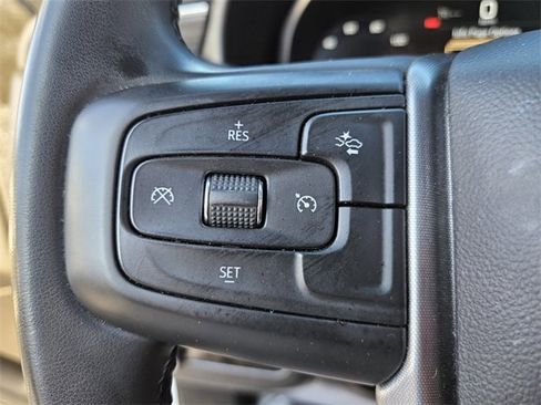 Used 2024 GMC Yukon XL SLT image 29