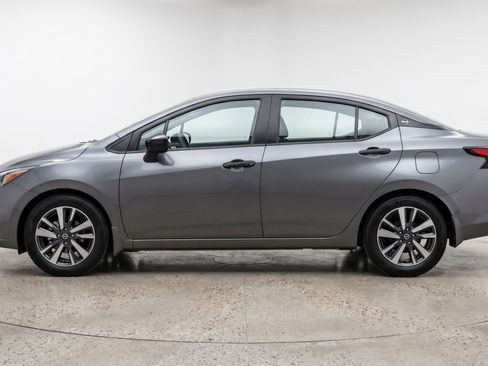 Used 2025 Nissan Versa SV FWD image 5