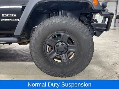 Used 2016 Jeep Wrangler Sport w/ Connectivity Group AWD/4WD image 16