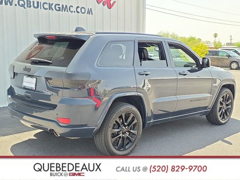 Used 2018 Jeep Grand Cherokee Altitude RWD image 7