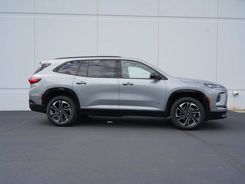 Used 2025 Buick Enclave Sport Touring AWD/4WD image 2