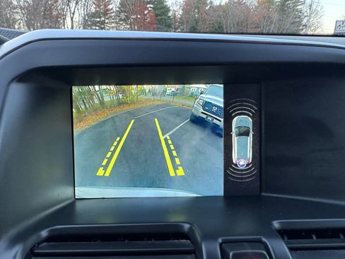 Used 2017 Volvo XC60 T6 Inscription w/ Climate Package image 24