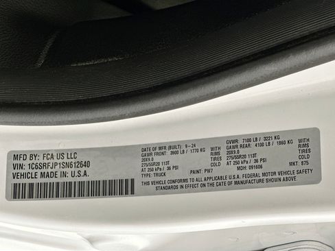 Used 2025 RAM 1500 Laramie image 12