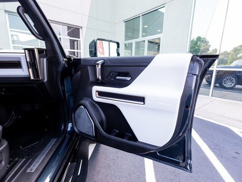 Used 2025 GMC Hummer EV 3X AWD/4WD image 46