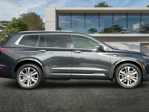 Used 2020 Cadillac XT6 Premium Luxury image 3
