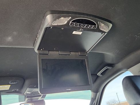 Used 2021 Ford Expedition Max XLT image 6