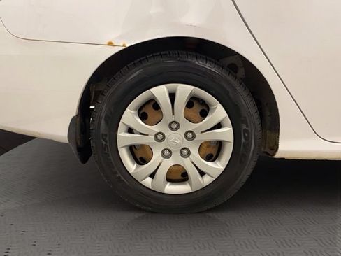 Used 2010 Hyundai Elantra GLS FWD image 39