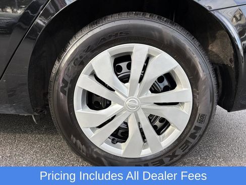 Used 2025 Nissan Versa S FWD image 27
