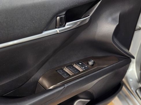 Used 2021 Toyota Camry LE image 21