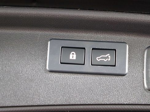 Used 2021 Subaru Forester Premium AWD/4WD image 30