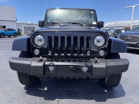 Used 2017 Jeep Wrangler Unlimited Sahara AWD/4WD image 8