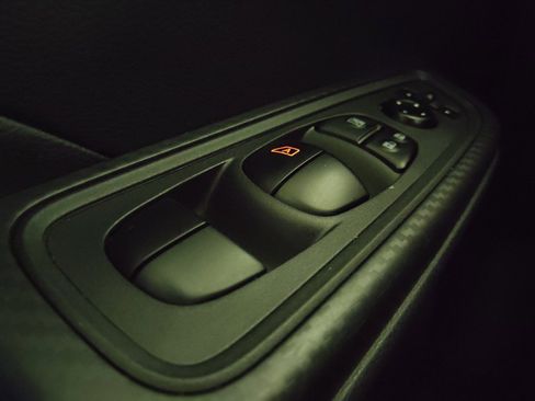 Used 2025 Nissan Versa S w/ Trunk Package FWD image 27