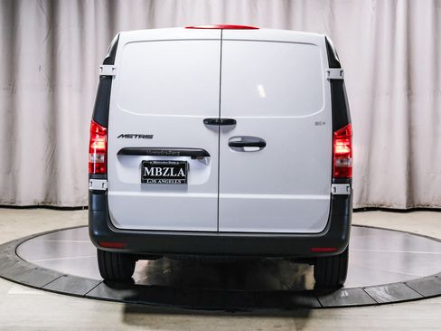 Used 2022 Mercedes-Benz Metris image 3
