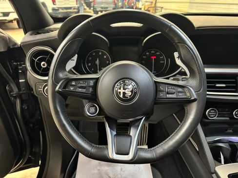 Used 2022 Alfa Romeo Stelvio Veloce AWD/4WD image 11