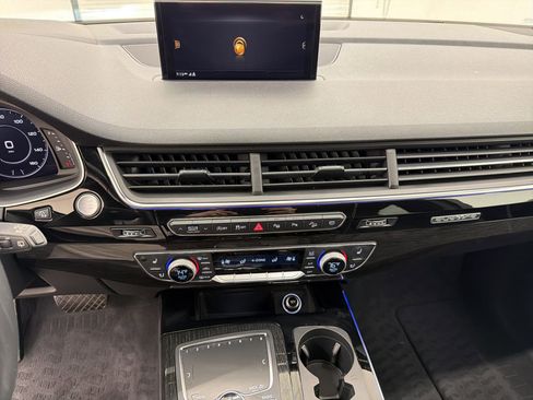 Used 2019 Audi Q7 3.0T Prestige w/ Prestige Package image 21