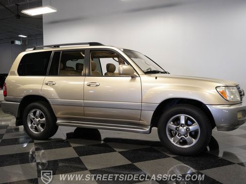 Used 2006 Toyota Land Cruiser image 16