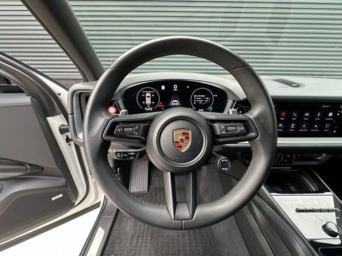 Certified 2024 Porsche Cayenne AWD/4WD image 23
