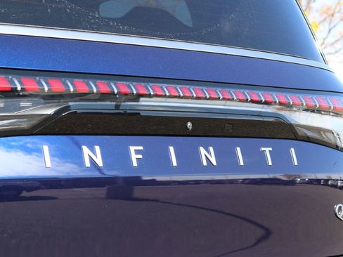 Certified 2025 INFINITI QX80 Sensory image 32