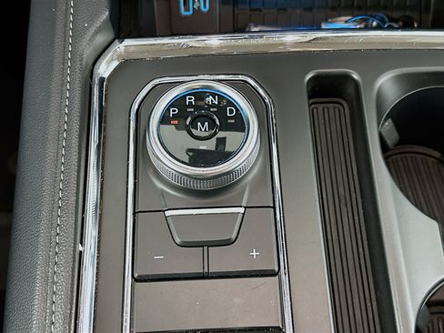 Used 2024 Ford Expedition Max XLT image 25