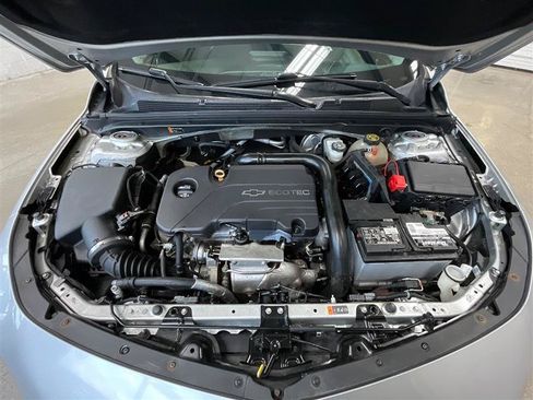 Used 2017 Chevrolet Malibu LT FWD image 32