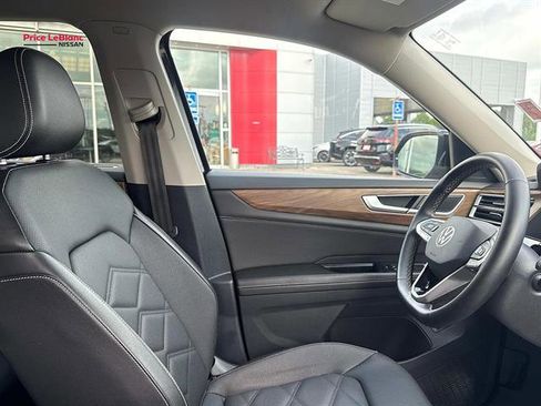 Used 2025 Volkswagen Atlas SE FWD image 10